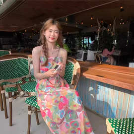 复古油画碎花吊带连衣裙女夏季法式宽松显瘦海边度假风无袖长裙子