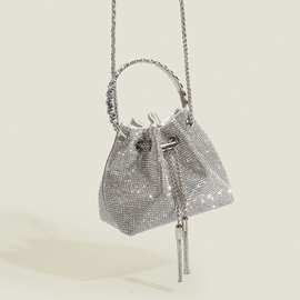 2025新款流苏闪亮的钻石手工镶钻水钻包金属亮片水桶包手提斜挎包