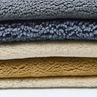 Factory Wholesale Natural Rolled Sheepskin Australia New Zealand Fur One Wool Rolled Flower Garment Lipskin