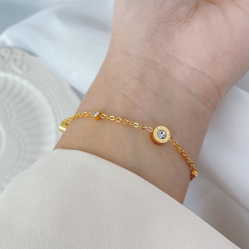 Niche design sense of temperament Roman zirconium titanium steel bracelet female 18k gold Korean simple net popular girlfriends 」