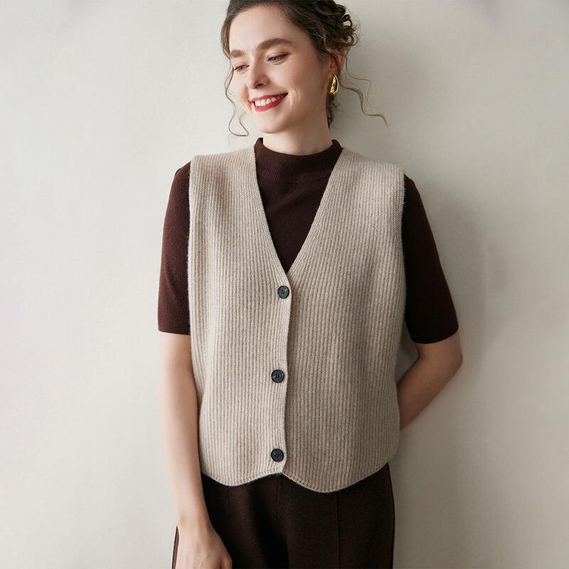 Women's Retro Vest Cashmere Knitted Sleeveless Cardigan New Yuanbao Needle Vest Buttoned V Neck Autumn and Winter Outerwear