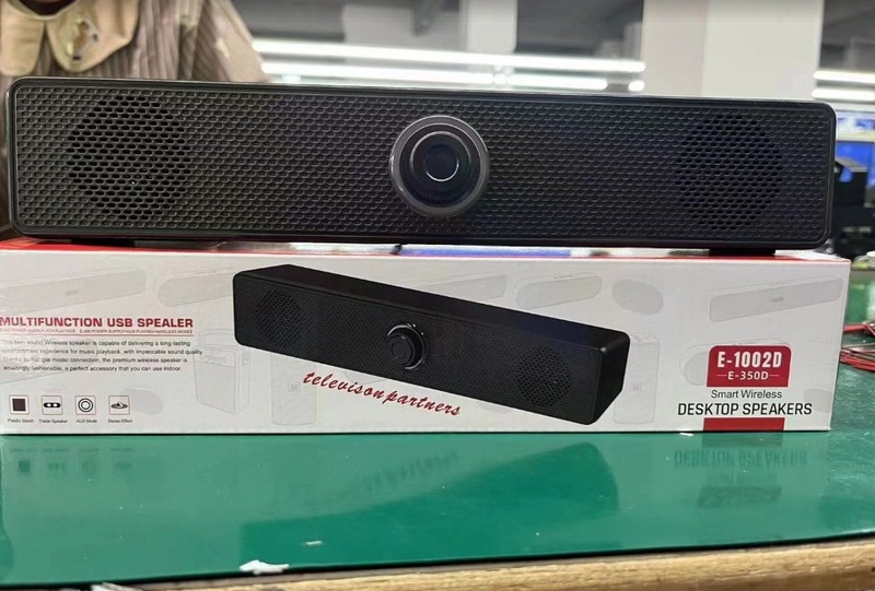 350T マルチメディアデスクトップオフィスホーム重低音 USB 有線小型スピーカーコンピュータオーディオライト付き|undefined