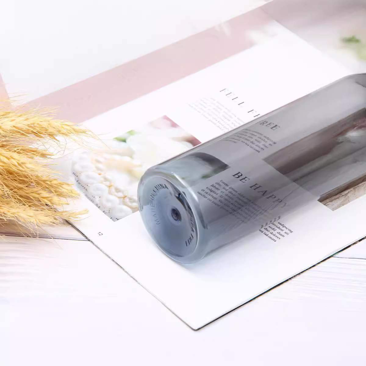 Fabricantes de comercio exterior 650ml tazas espaciales de plástico tritan portátiles al aire libre tazas de agua deportivas simples