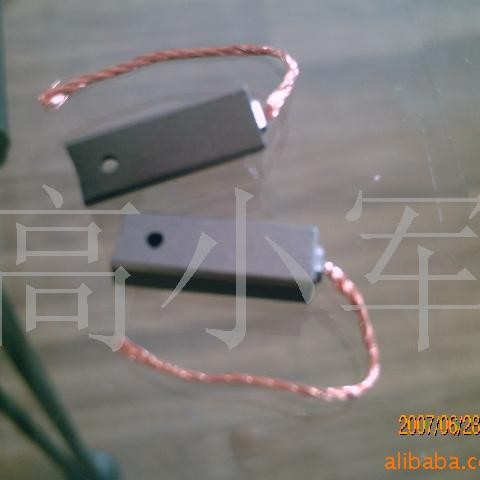 供应风力发电机三相集电环380V碳刷电刷