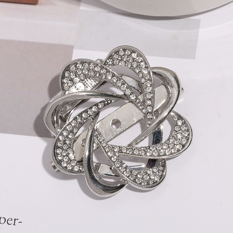 Universal brooch