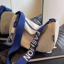 大容量尼龙帆布包包女时尚新款休闲单肩包百搭宽带斜挎枕头包包邮