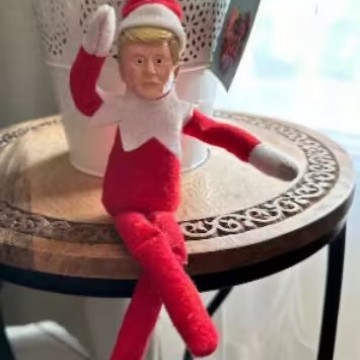2024 nuevos productos transfronterizos divertidos regalos de Navidad atmósfera decoración muñeca sentada estante de Navidad decoración genio