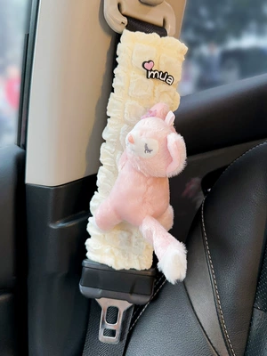 Seat belt shoulder pad | Women - lying-lina-puff-shoulder-protector-one