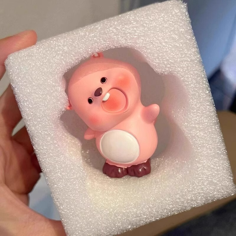 Loopy Tilted Head Happy Daily Ruby Beaver Hand-Made Office Desktop Ornaments for Women Can Be Specified