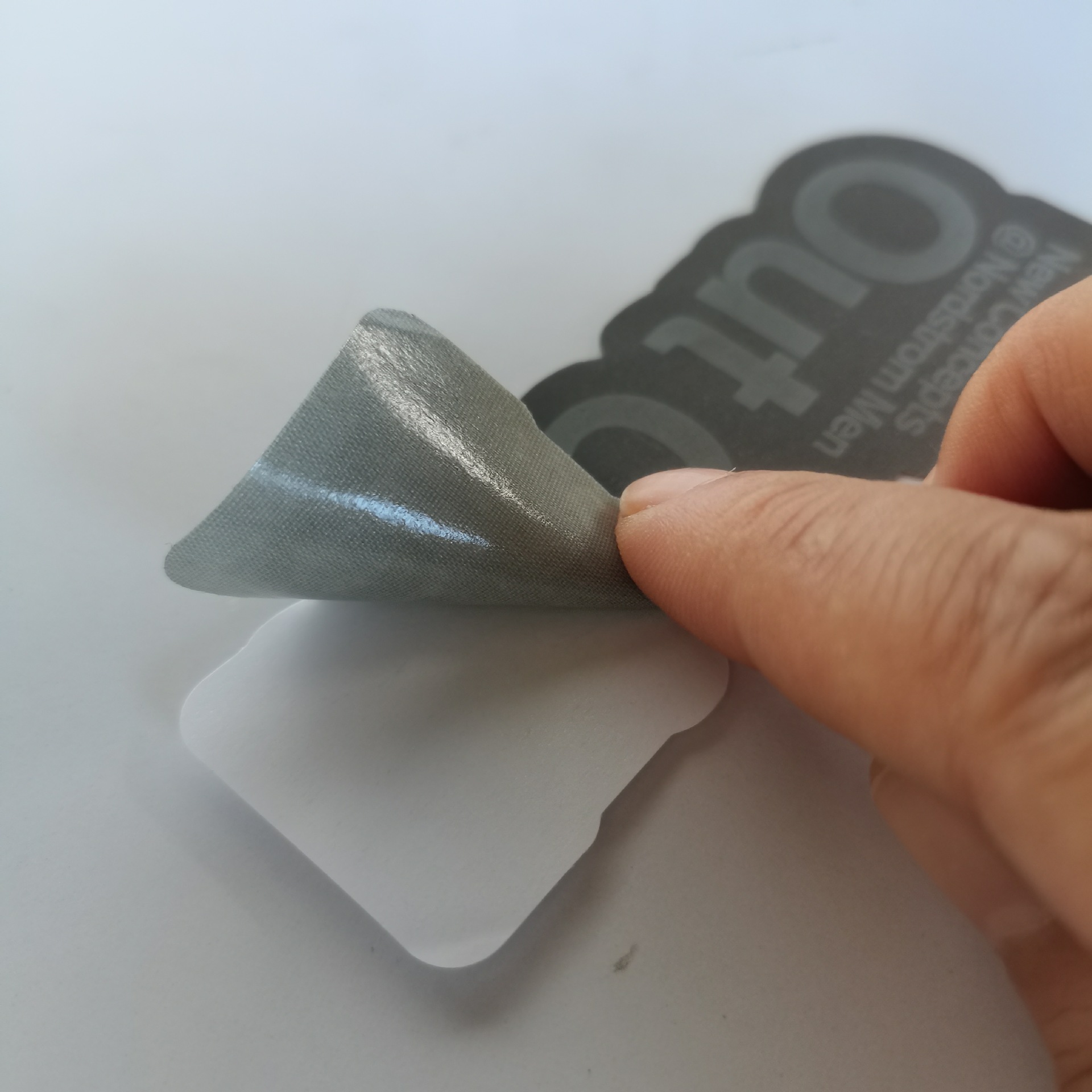 高亮反光化纤布背胶自粘反光贴纸可贴弧度头盔高光自粘反光贴纸