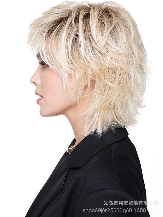 2022 independent website new European and American wig oblique bangs light Golden short curly hair chemical fiber wig Yiwu Wholesale