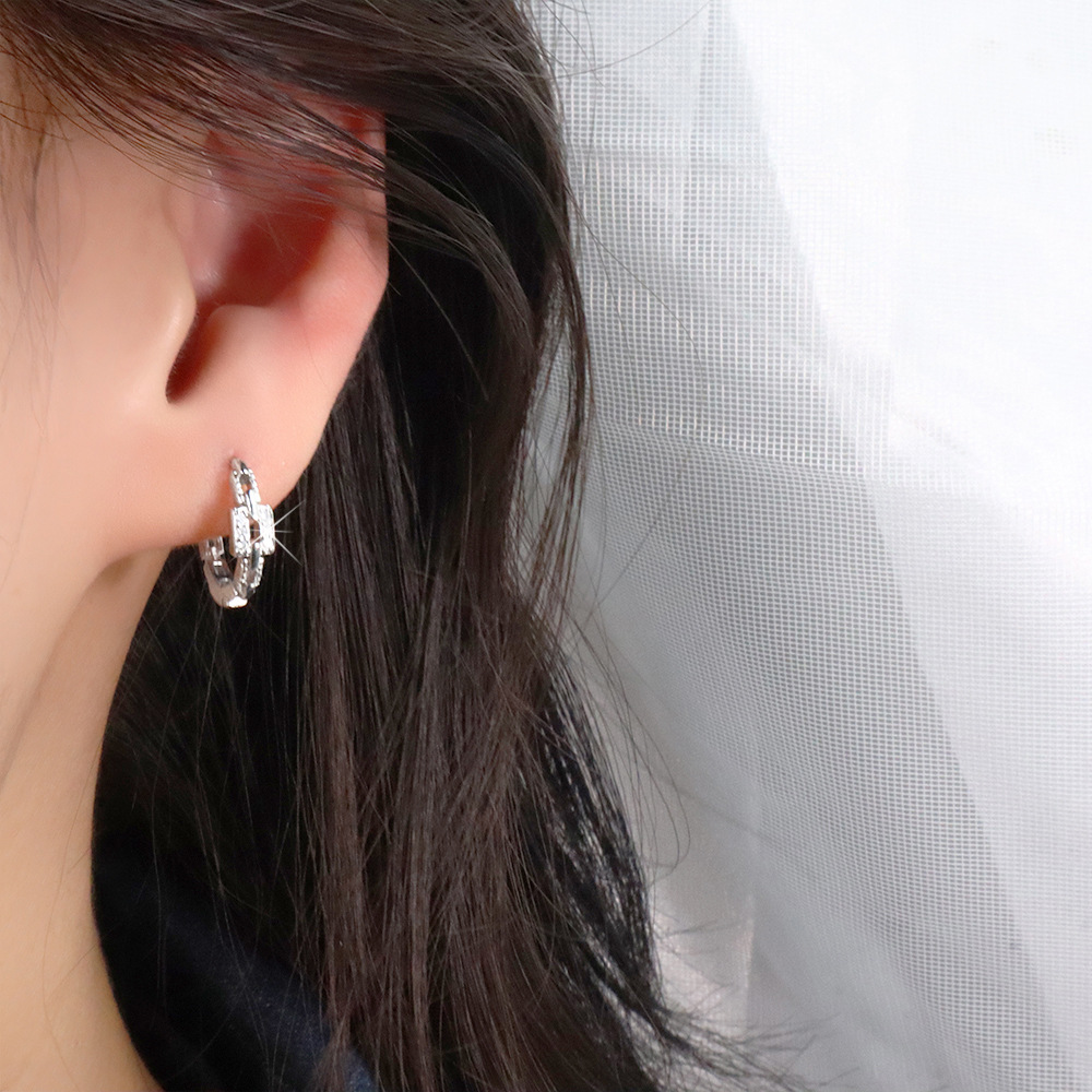 Chain zircon ear buckle niche European and American popular small ear bone buckle women's square earring earrings men's commuter wholesale