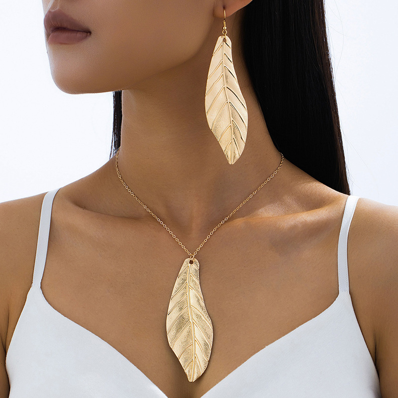 欧美跨境精美复古时尚简约气质长款金色羽毛耳环配饰女