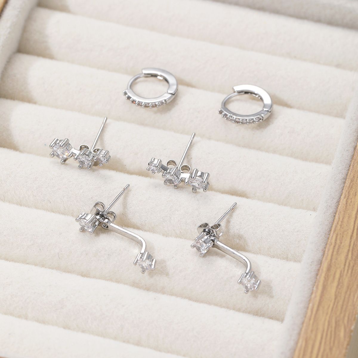 Set 3 paia orecchini a lobo in zircone e rame per donna_voghion.com