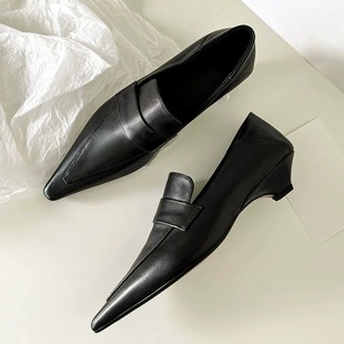 French Niche Pointed Tapered Heel Loafers Small Leather Shoes Women's Autumn and Winter New All-Match High-Level Commuter Shoes