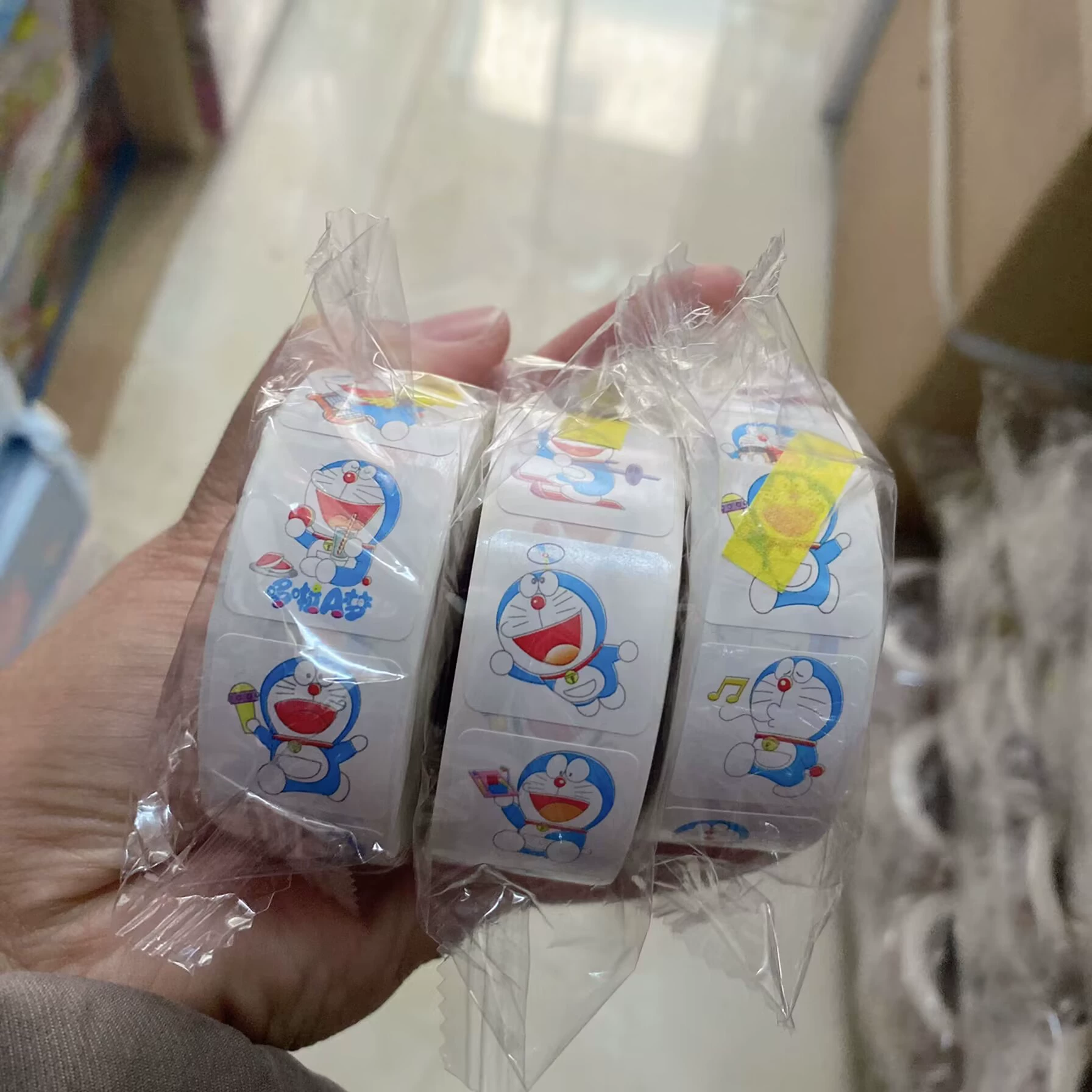Стикерплот (Sanrio) милый карикатурный бумажный скотч — декоративная канцтовары, 500 наклеек на рулоне