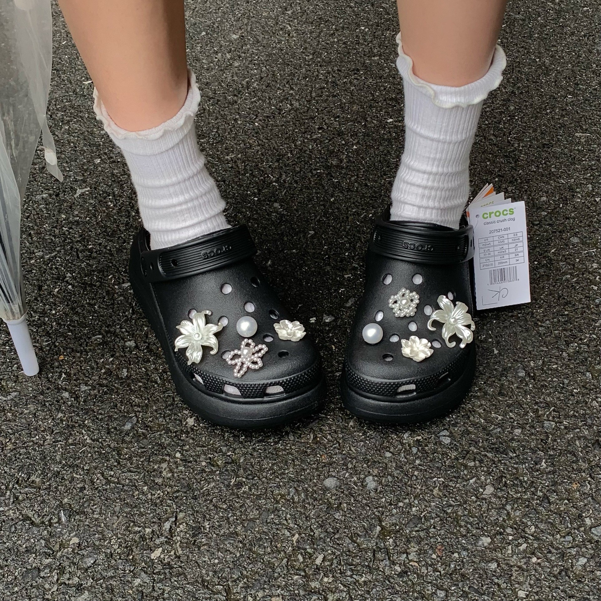 Zapatos de agujero de flor de perla de nuevo estilo original hebilla zapatos de primavera y verano flor DIY accesorios desmontables