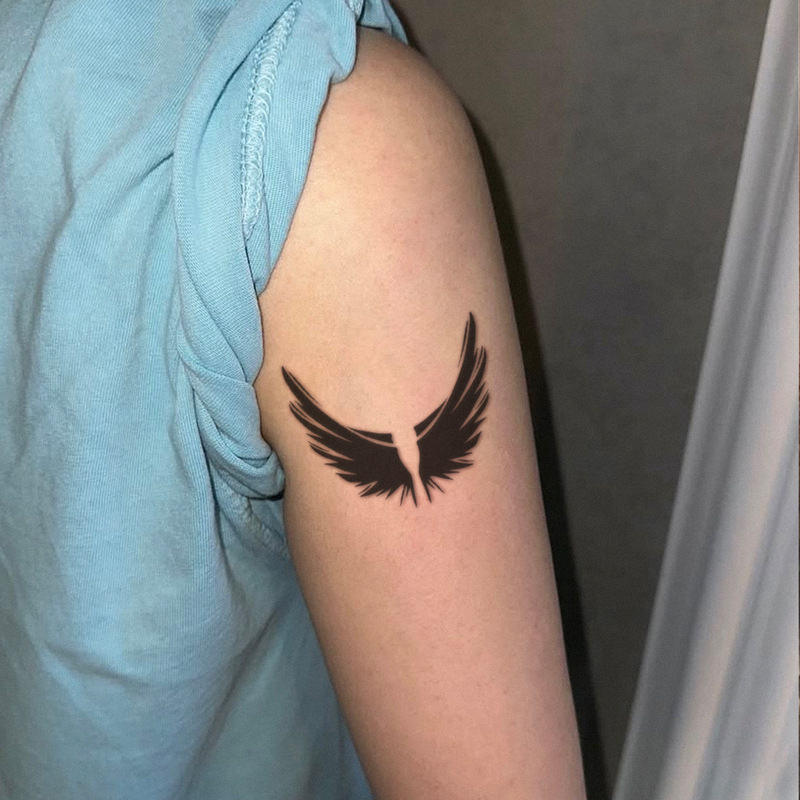 Minimalist Black Wing Tattoo Sticker with Symmetrical Bird Design, Waterproof, Sweat-Proof, Non-Reflective