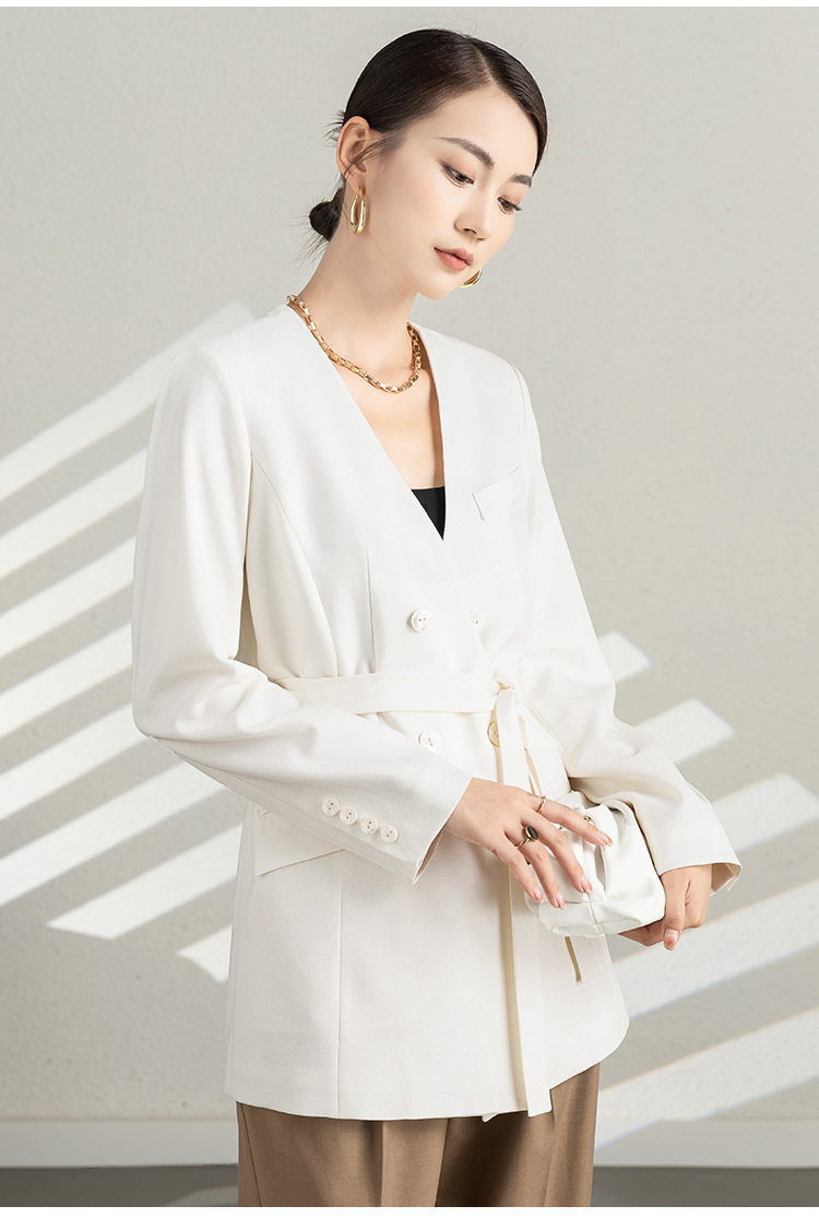 Áo blazer nam cổ chữ V thiết kế dây buộc, chất liệu vân, form slim — Màu Đen (không có cổ áo) chi tiết 9
