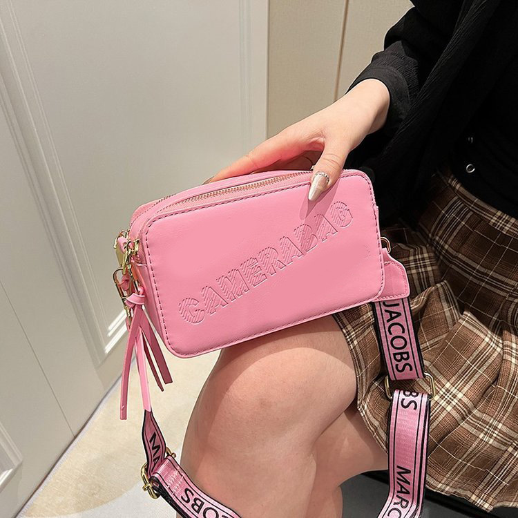 Modelo transfronterizo 2024 primavera nuevo bolso cuadrado pequeño retro europeo y americano moda transfronteriza personalidad color caramelo bolso de cámara