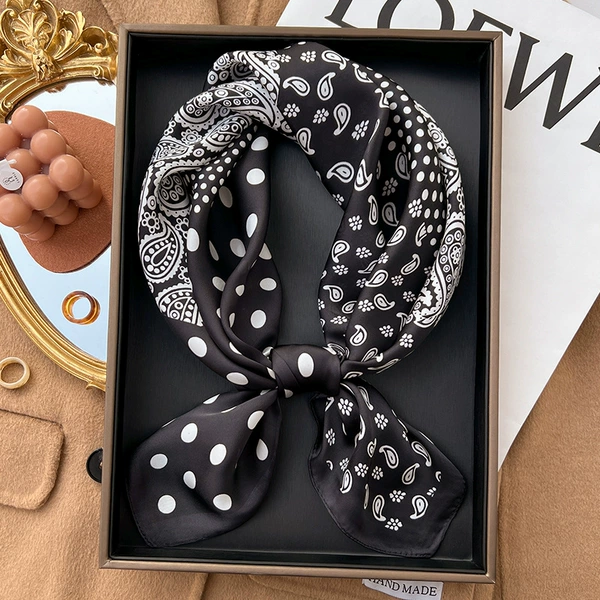 Polka dot cashew 70 square towel-black