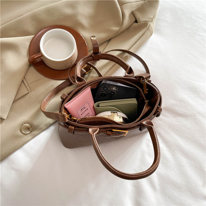 Bag Bags mujeres 2024 nueva moda transfronteriza cinturón decoración bolsos cuadrados retro de hombro una mochila de cabello