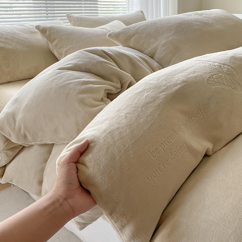 Leche de invierno cama de cuatro piezas set2025 nuevo invierno premium sensación de engrosamiento flange sábanas de coral cubierta