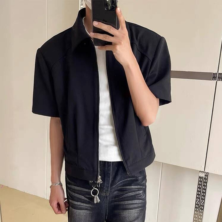 Jacket with zipper