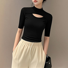 春秋新款黑色半高领中袖T恤女针织五分袖内搭显瘦打底镂空上衣服