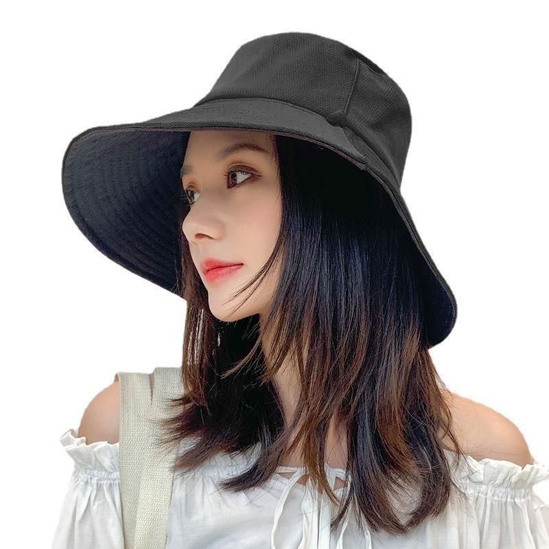 春夏の両面に漁師帽をかぶっています。|undefined
