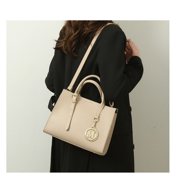 Bolsas de mano al por mayor transfronterizas 2024 nuevas bolsas de lujo ligeras para viajar, bolsas de mujer de gran capacidad, bolsas de mujer de cuero suave.