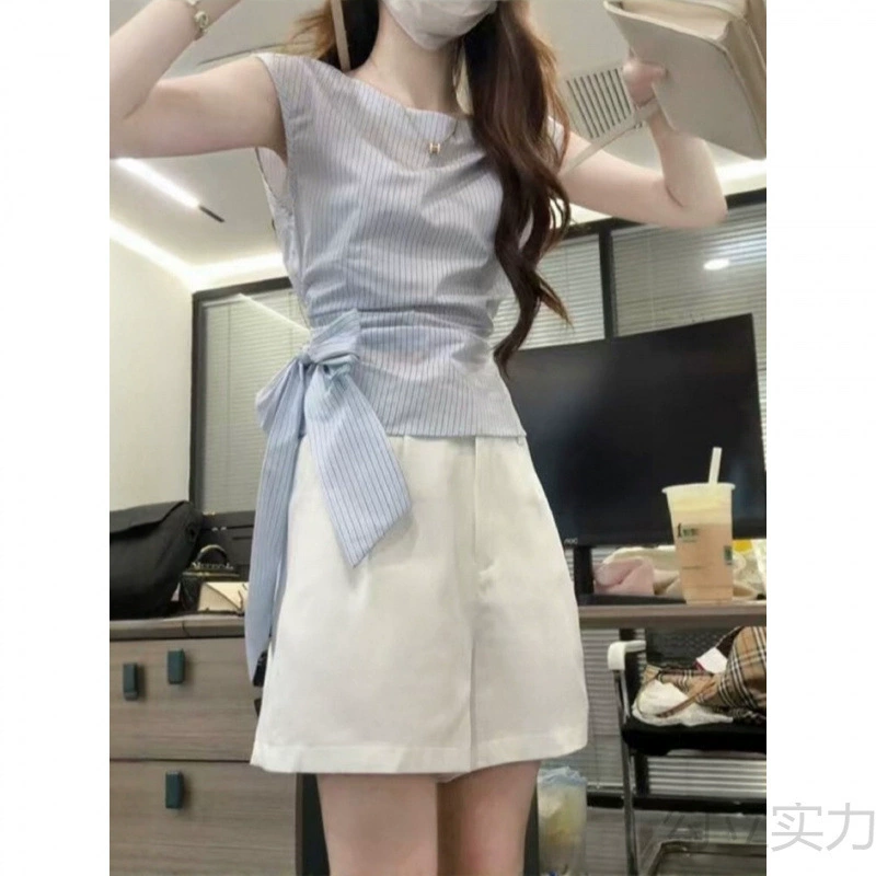 Полный комплект летних нарядов 2025 года, супер горячий, роскошный и красивый, маленькая ароматная рубашка без рукавов и шорты, универсальный костюм.