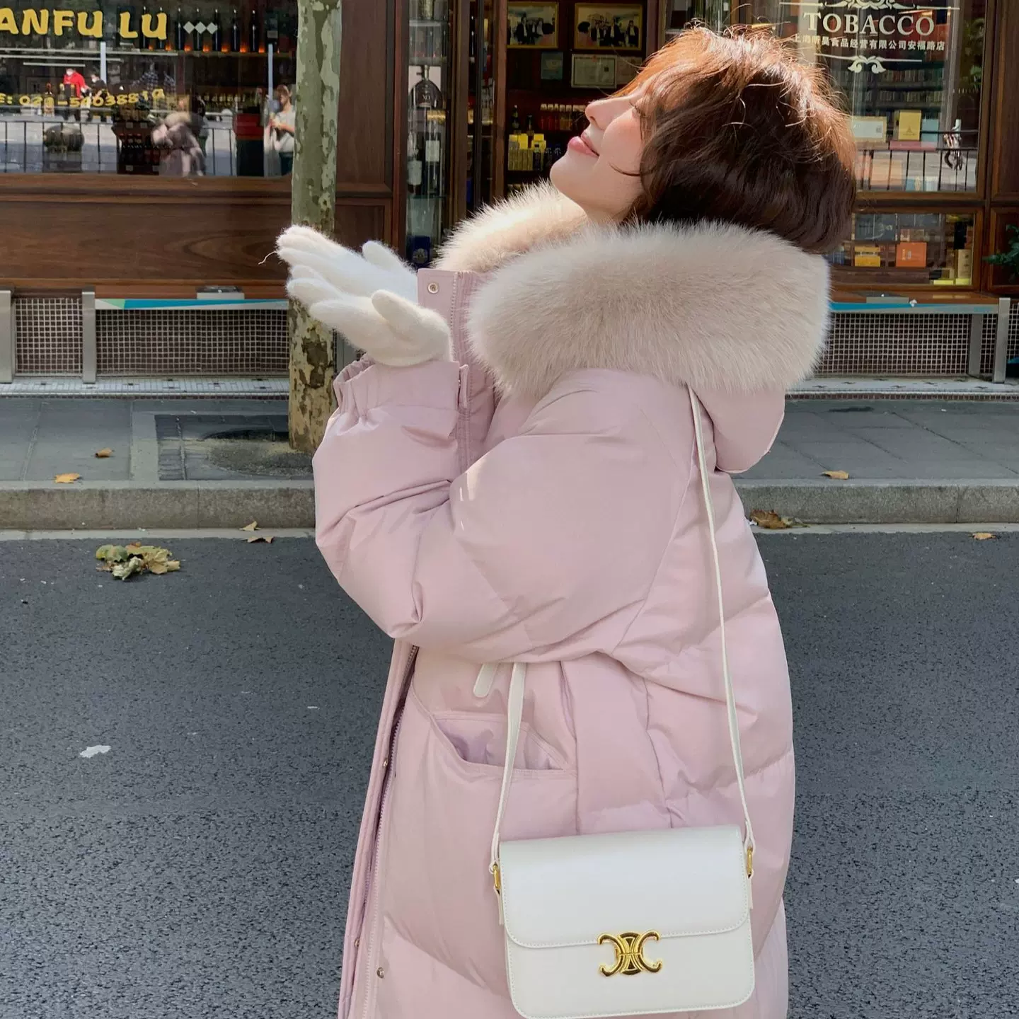 真狐狸大毛领羽绒服女2025新款连帽加厚中长款白鸭绒显瘦外套冬季
