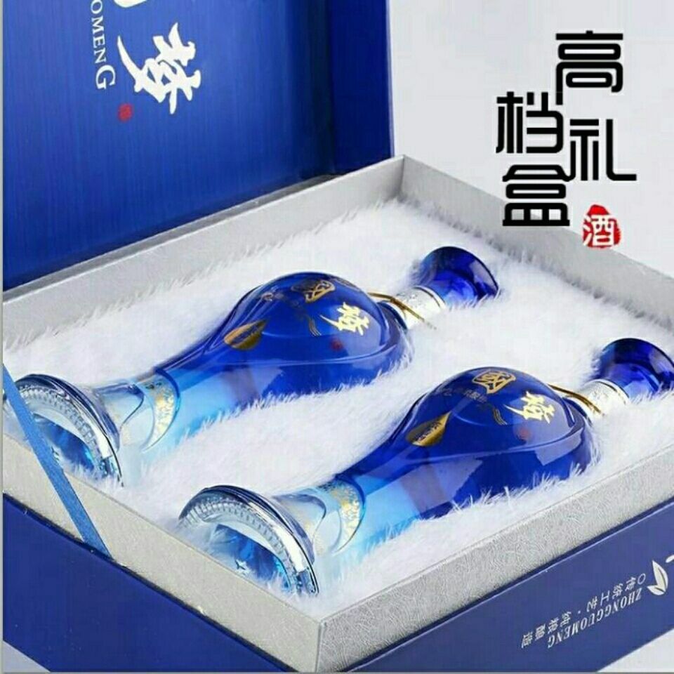中国梦白酒镇礼盒送礼佳品52°42纯粮500ml*2瓶。