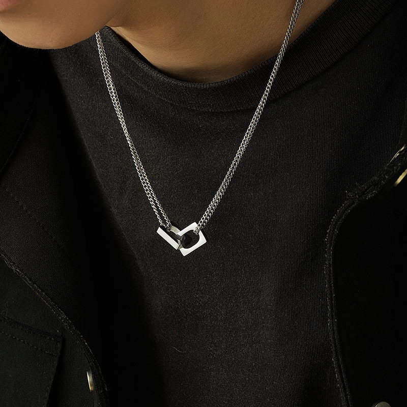Collier double couche minimaliste en acier titane maillon_voghion.com