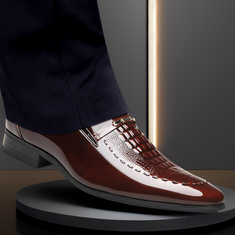 Men's shoes new crocodile pattern large size men's patent leather business leather shoes set toe shiny leather shoes men's shoes_vogvips.com