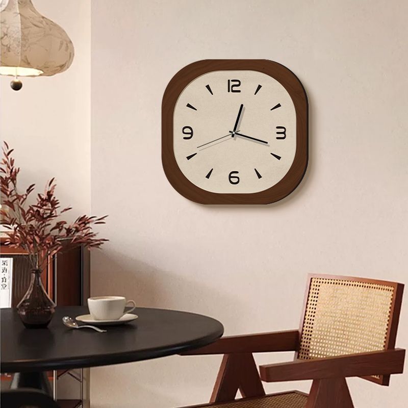 法式复古客厅挂钟2025新款中古餐厅静音免打孔时钟高级感艺术钟表