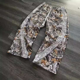 美式三条杠运动休闲裤男秋季新款设计感小众树叶迷彩机能工装裤潮
