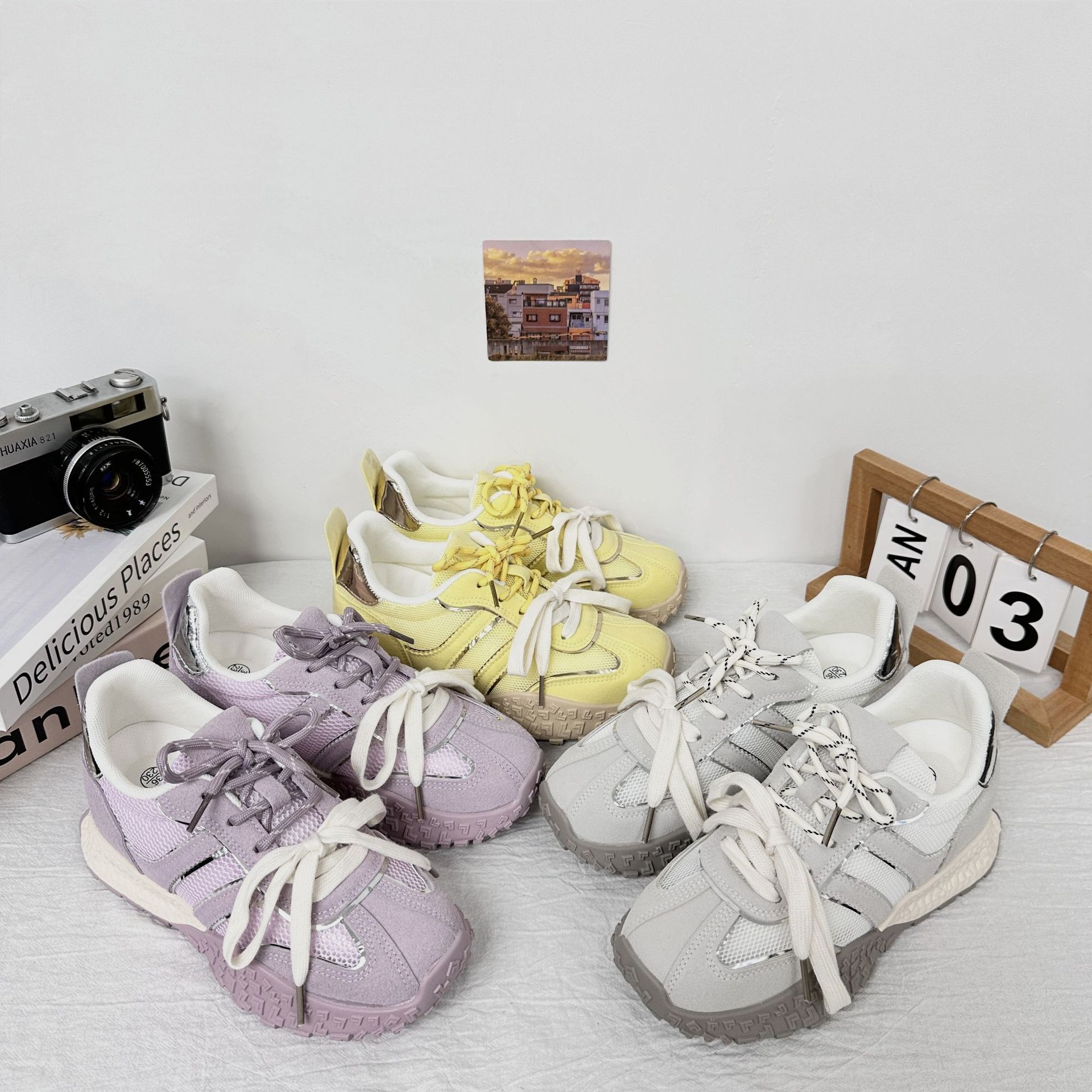 A9915 zapatos de entrenamiento alemanes de suela gruesa para mujer 2025 nuevos zapatos de papá de primavera y otoño realzados zapatos Forrest Gump deportivos y de ocio de todo fósforo