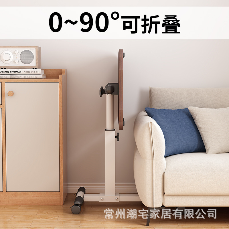 ベッドサイドの机は移動可能です。パソコンの机はシンプルです。|undefined