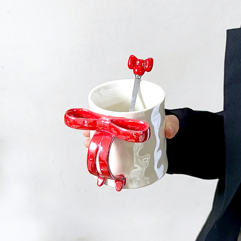 Taza de cerámica de arco estereoscópico para el hogar encantador corazón de una chica exquisita taza de café taza de marca alta sensación creativa lujosa ligera