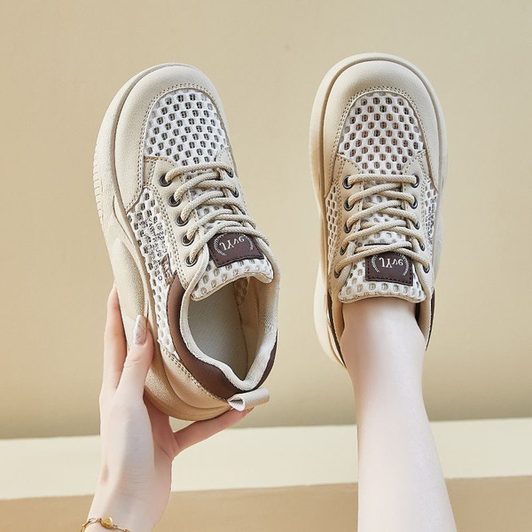 Summer breathable white sneakers for students