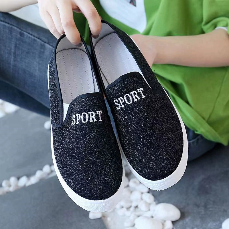 Студенческая обувь Женская холст плоская обувь старая пекинская ткань обувь черная мягкая подошва дышащая одна педаль повседневная обувь для внешней торговли оптовая обувь