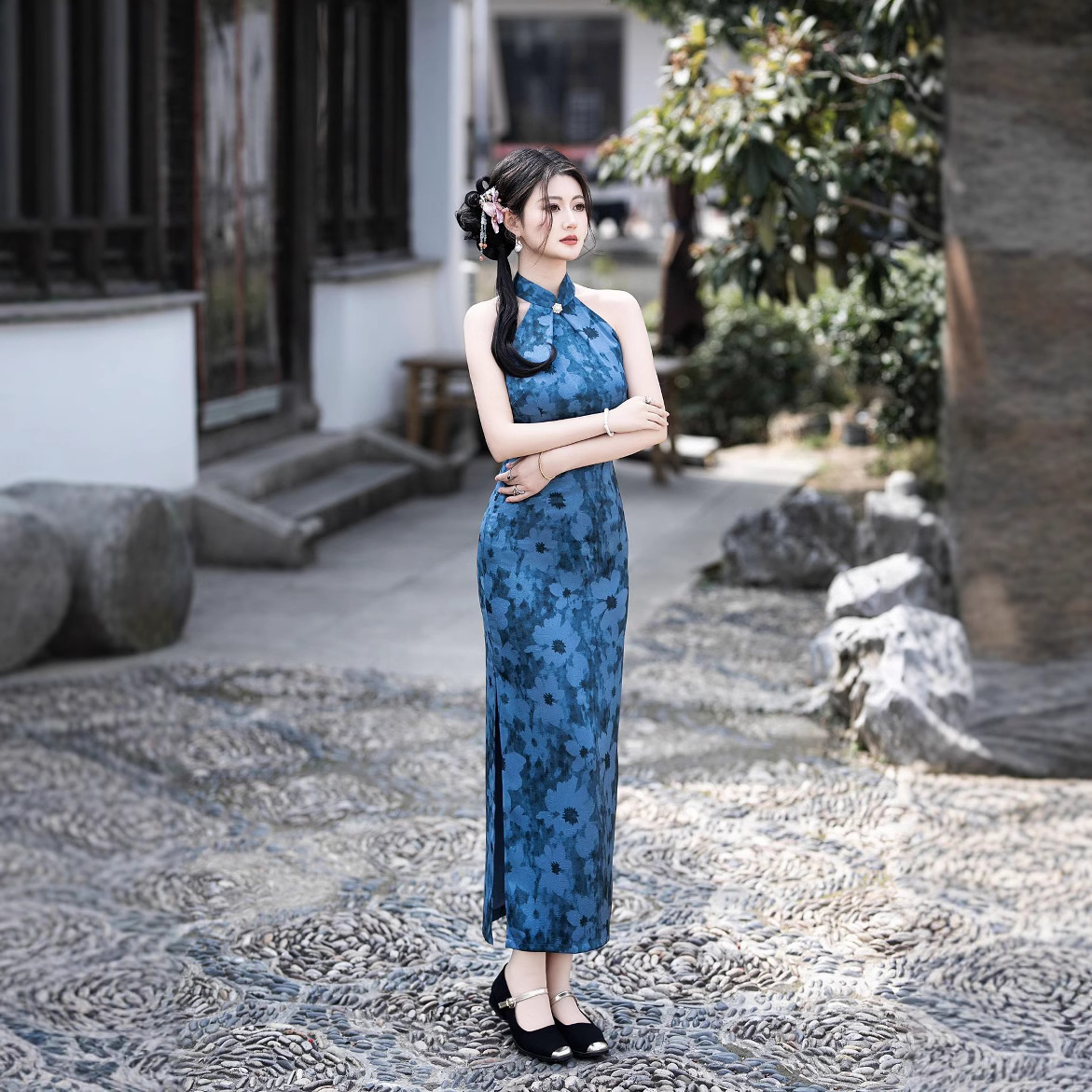 Lin Xiangman 2025 sleeveless hangneck cheongsam spring new style…
