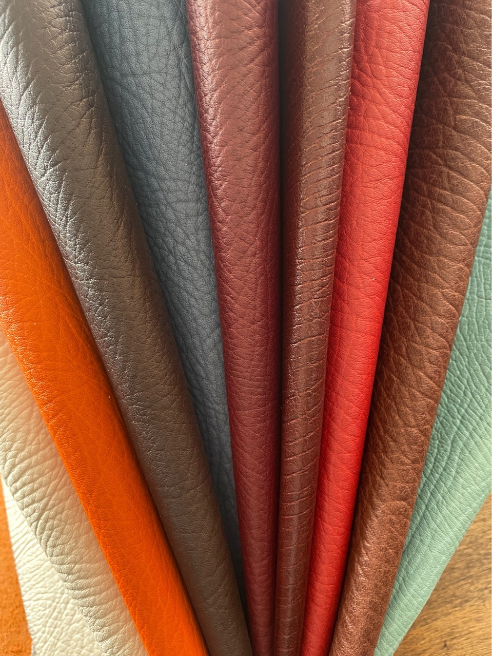 意大利進口頭層牛皮箱包鞋子手帐手机壳轻奢饰品手工DIY真皮皮料