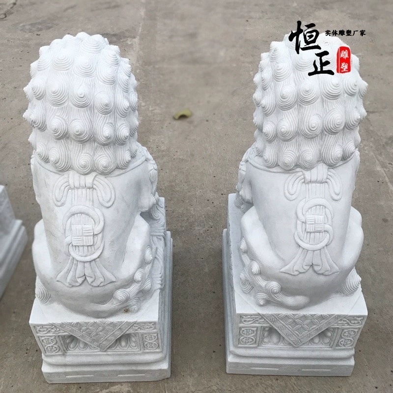 Пара больших белых мраморных львов для украшения ворот отеля, каменные львы для виллы, большие резные каменные львы для двора.