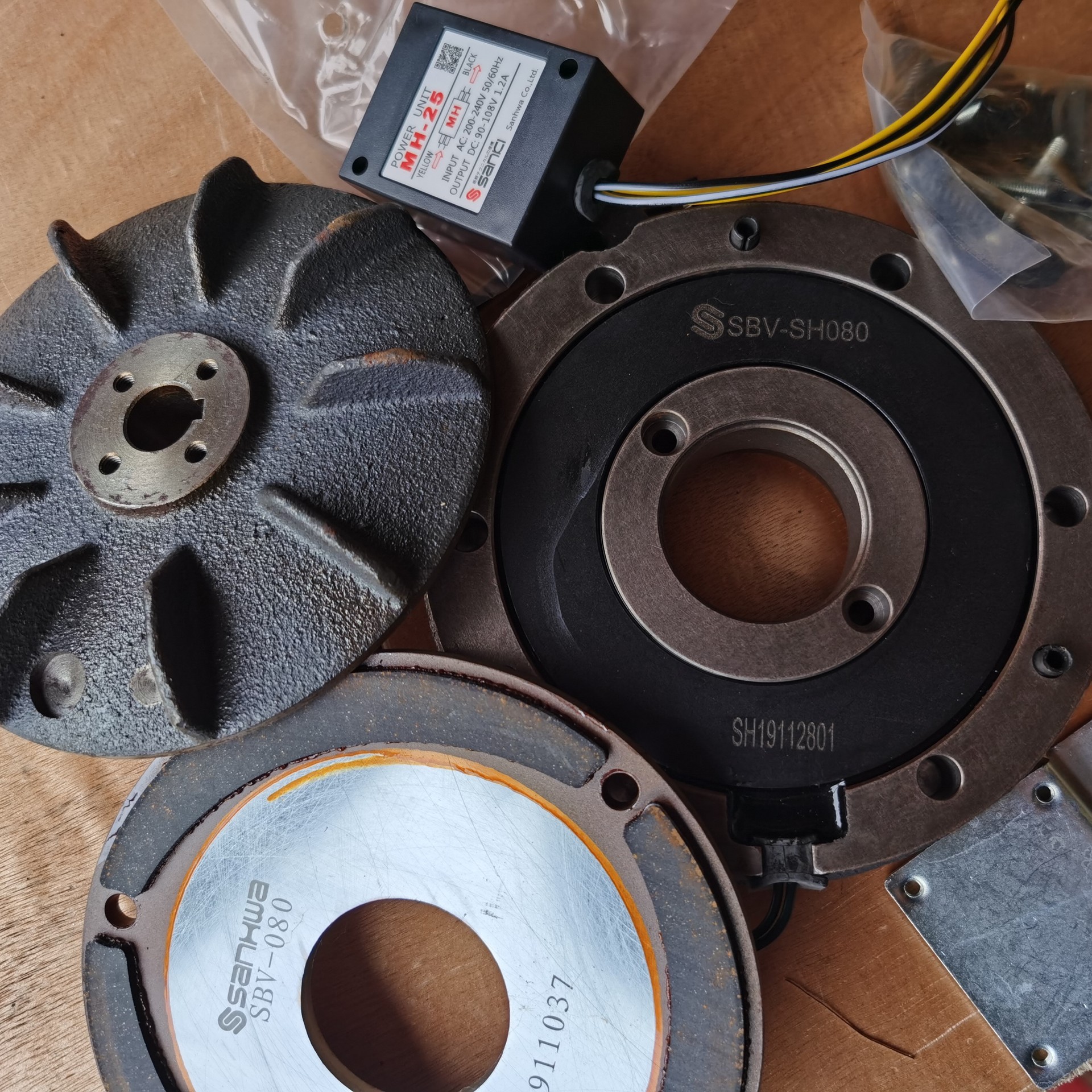 现货供应台湾东元刹车电机原装刹车器/制动器SBV-ST090/SBV-SH090