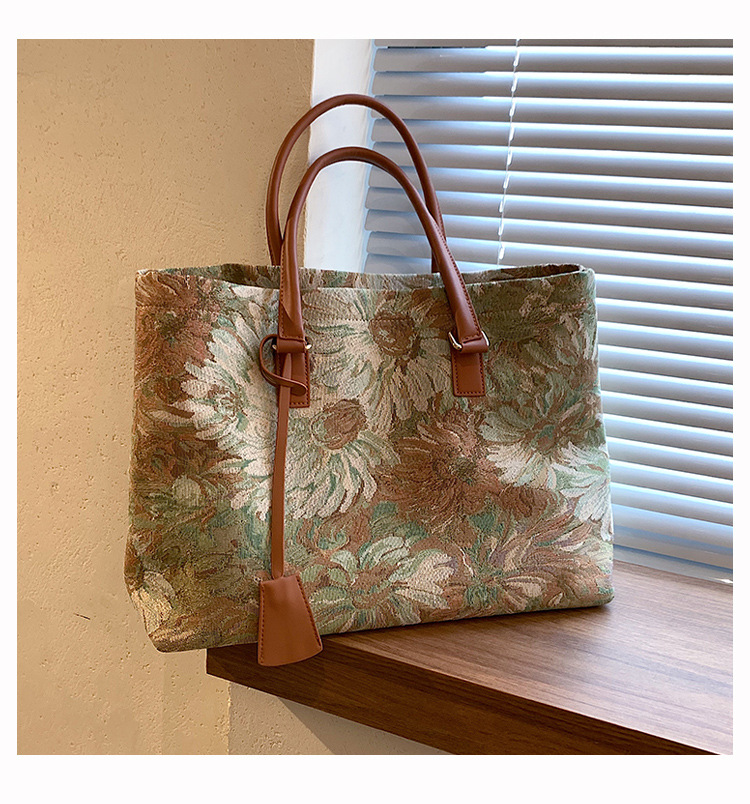 2021 new fashion embroidery shoulder bag autumn and winter texture commuter tote bagpicture11
