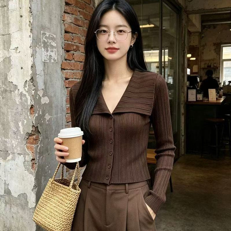 秋季新款女时尚韩系巨好看翻领单排扣长袖针织衫气质显瘦百搭开衫