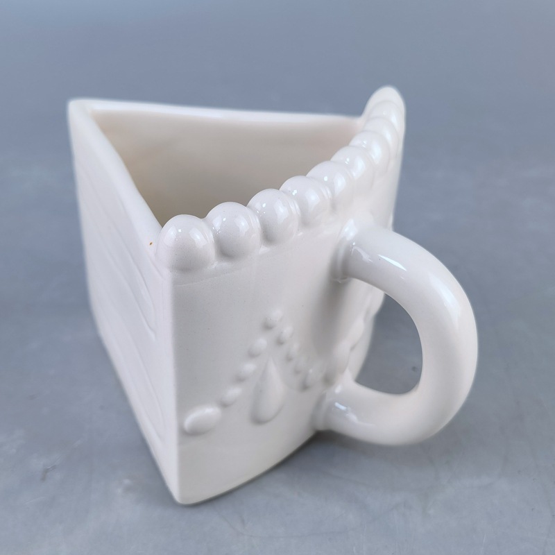 Cubierta de cerámica seis tazas de combinación, tazas de marca triangulares blancas, tazas de agua para reuniones, tazas de geometría simple, tazas apiladas
